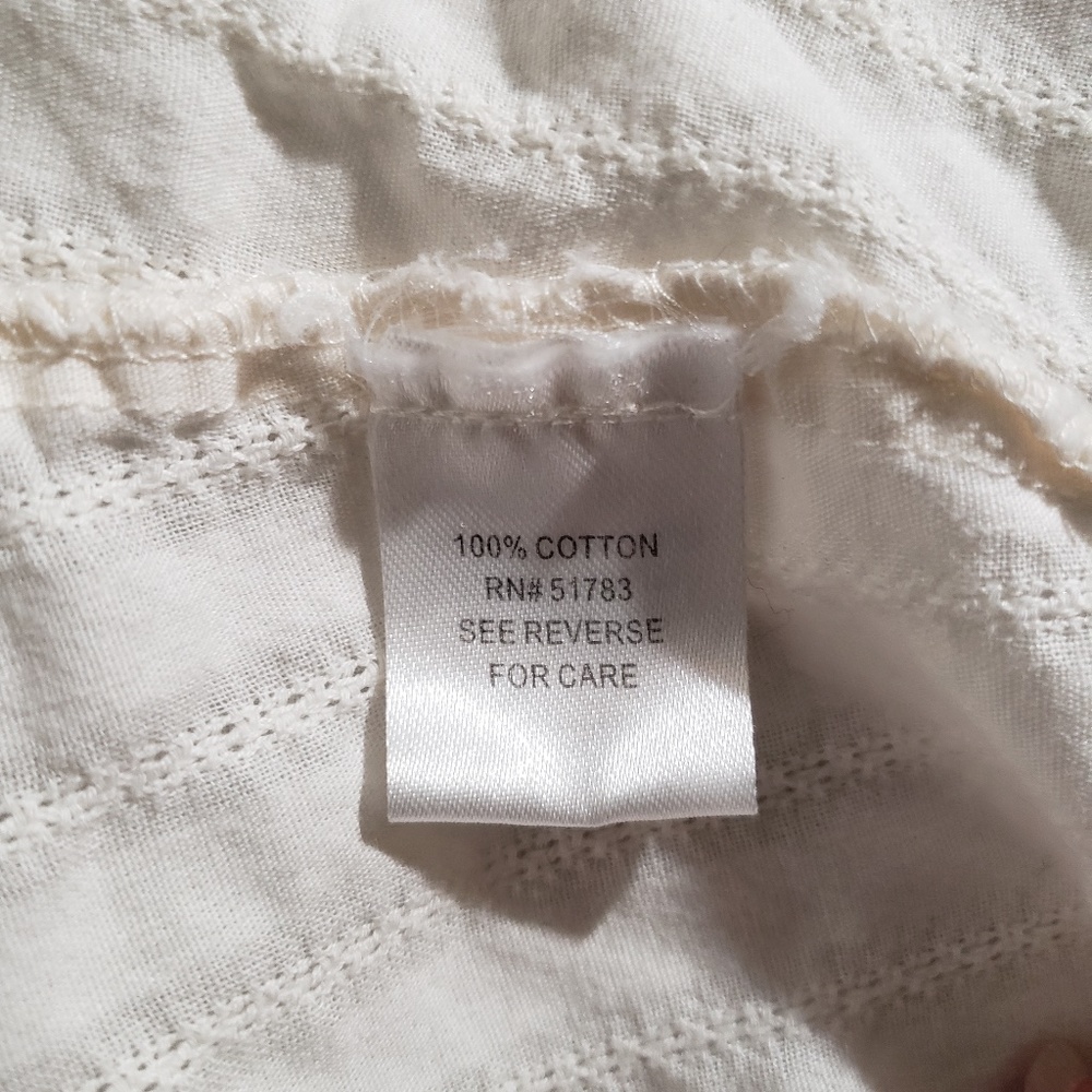 *Maurices* White cotton button up top, small - Picture 9 of 10